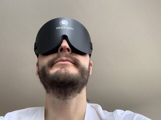 I have been wearing a sleep mask in bed, blocking all light. It has been amazing for my sleep's quality. Read along for my findings!